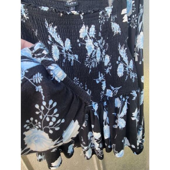 Torrid Blue on Black Floral Long Sleeve Shirred Top Size 2 - Picture 9 of 10